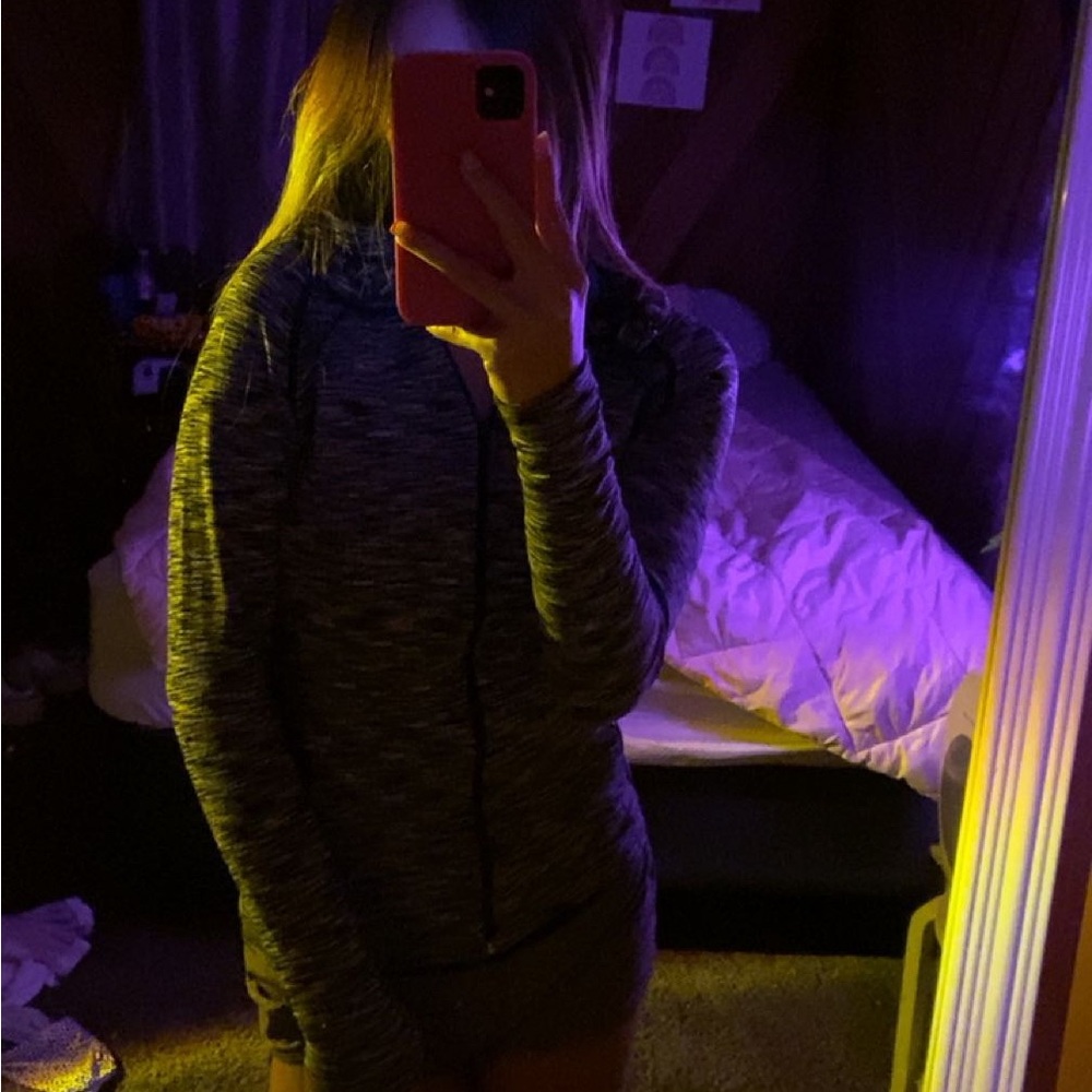 Cute lululemon define jacket dupe never worn perfect condition size small